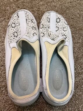 Esprit White Crochet Slip-On Flats with Light Cream Lining